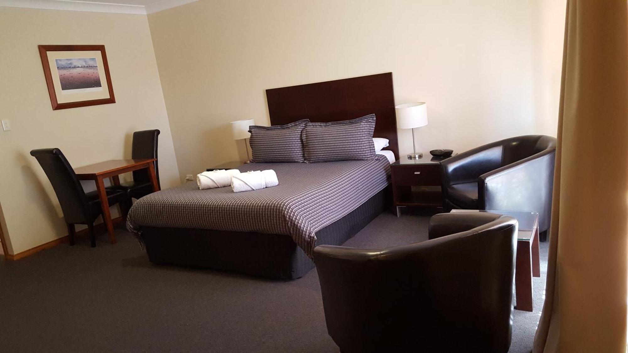 Gateway Motor Inn - Self Check-In Broken Hill Bagian luar foto