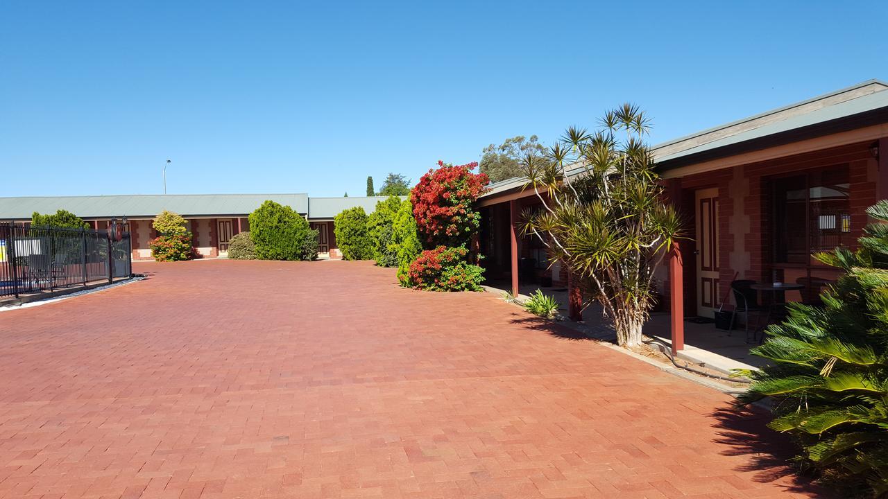 Gateway Motor Inn - Self Check-In Broken Hill Bagian luar foto