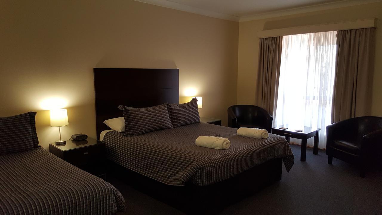 Gateway Motor Inn - Self Check-In Broken Hill Bagian luar foto