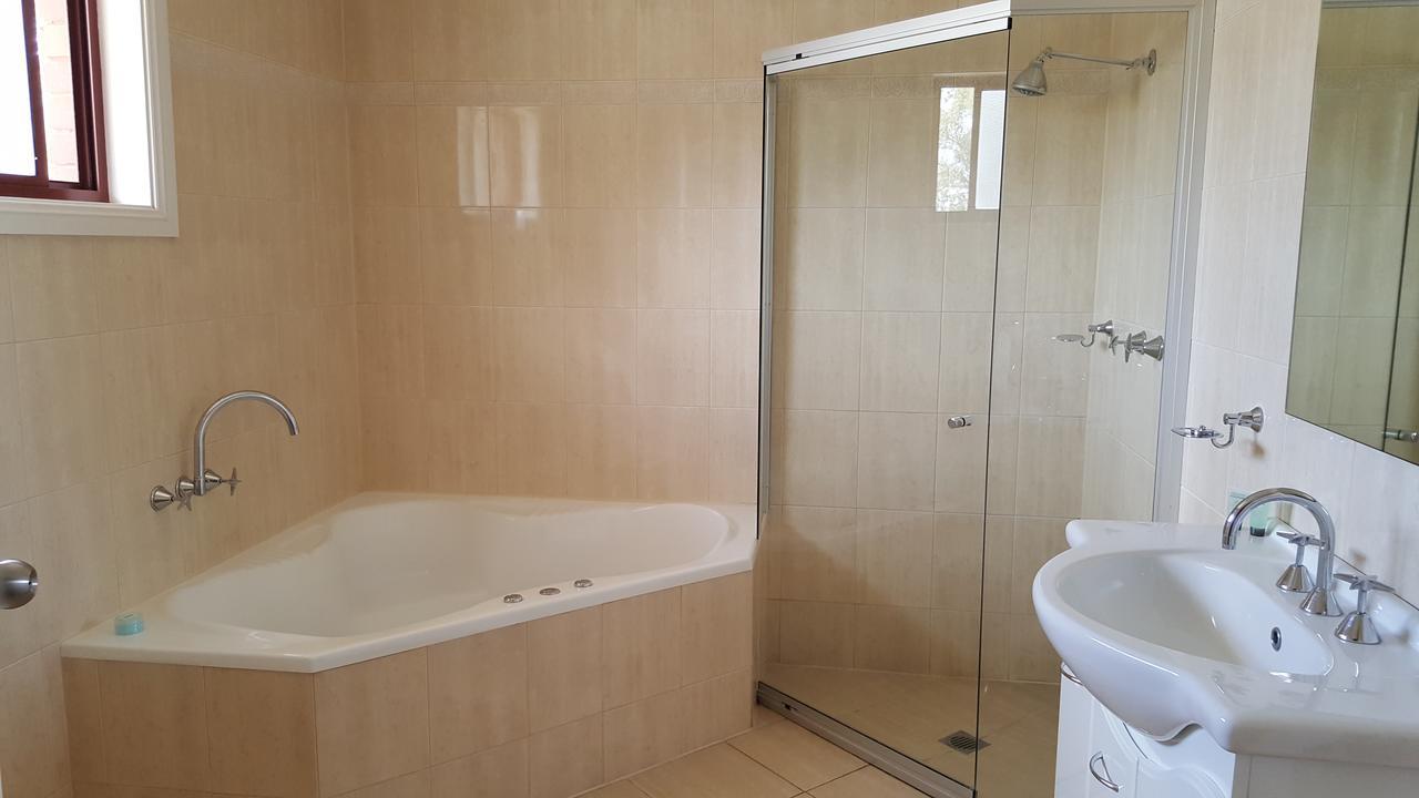 Gateway Motor Inn - Self Check-In Broken Hill Bagian luar foto