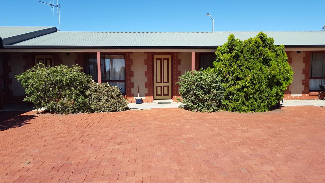 Gateway Motor Inn - Self Check-In Broken Hill Bagian luar foto