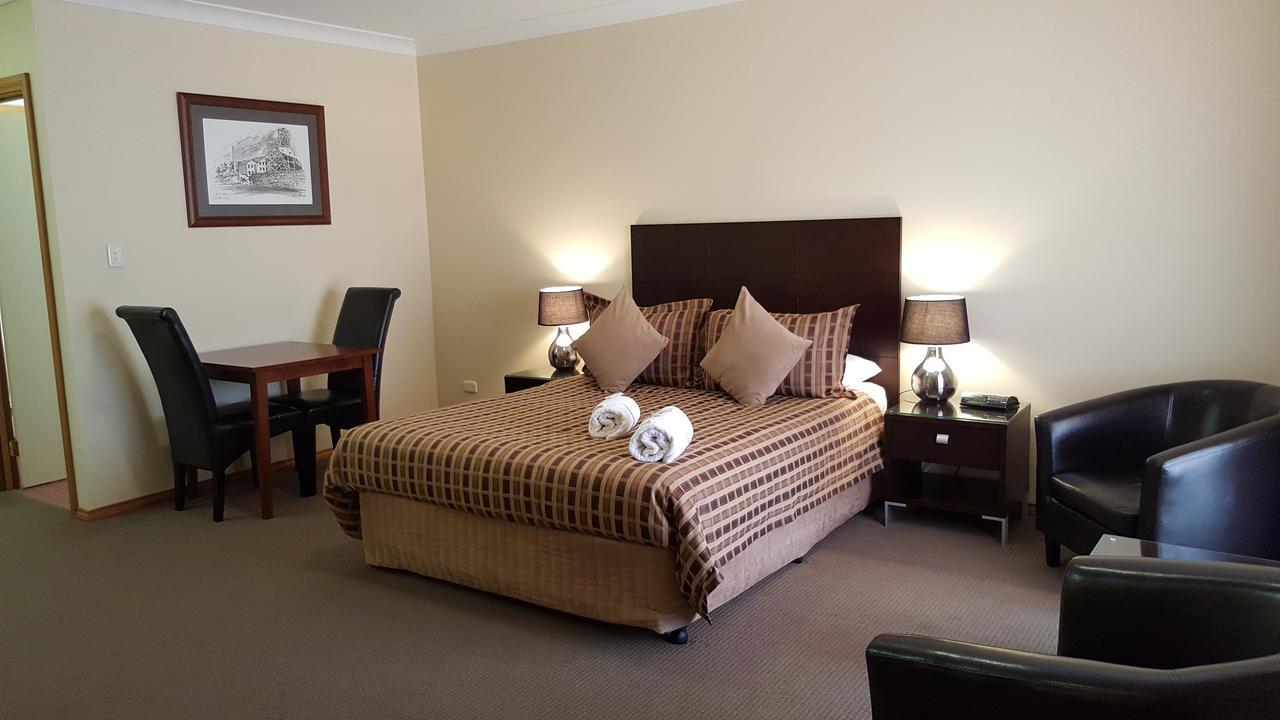 Gateway Motor Inn - Self Check-In Broken Hill Bagian luar foto